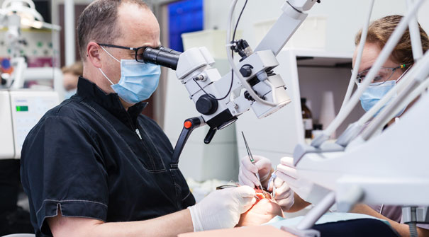 Equipements — Passer d’une prothèse amovible à des dents fixes en 1 jour, comment ça marche ?